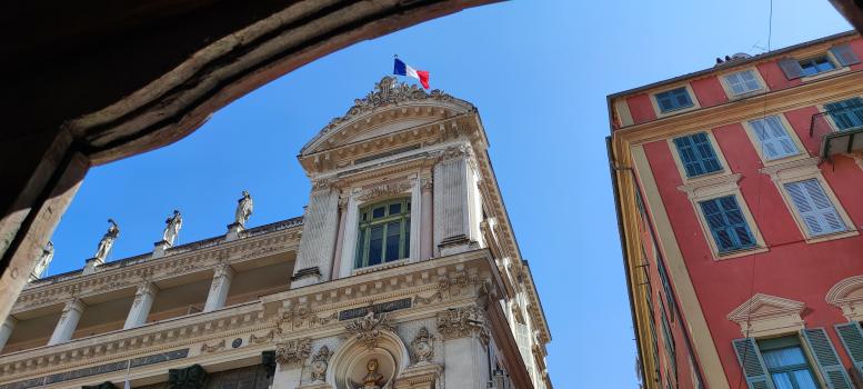 Opéra de Nice côté ville, 1882-1885.