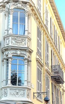 Bow-window (angle avenue et passage Malaussena)