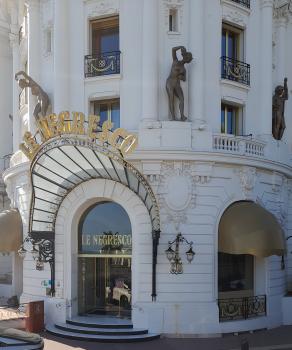 Entrée actuelle du Négresco