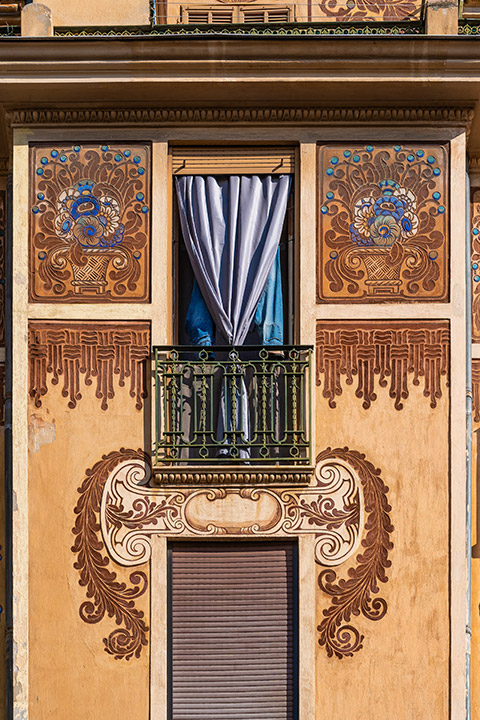 Façade d'immeuble niçois