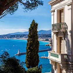 Vue depuis l'ancien Hôtel Miramar Palace, boulevard du Mont Boron