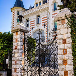Portail du Manoir Belgrano, boulevard Edouard VII