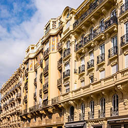 Alignement d'immeubles, rue Verdi