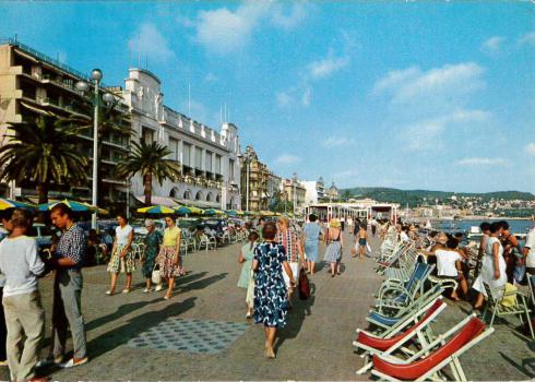 Sur la Promenade, vue du Palais de la Méditerranée