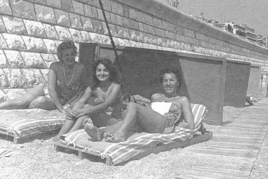 Sur la plage en 1958