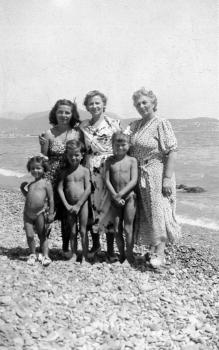 Mady, Madeleine, Germaine PARIS avec Janette , Jean et Annie