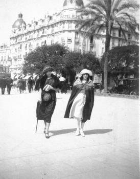 Mme LAMOTTE et son amie