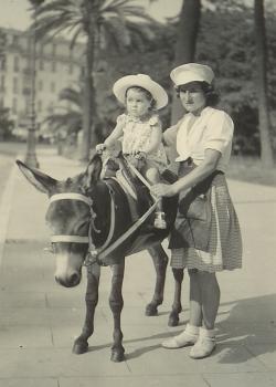 1947-Denise et Mme Icard