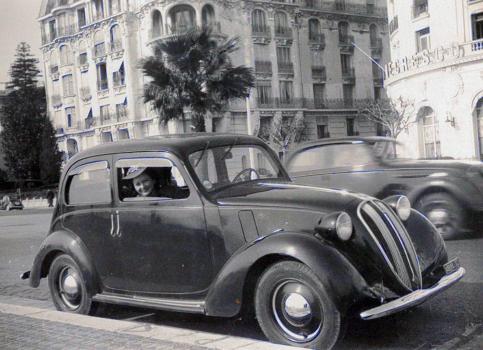 En voiture devant le Négresco