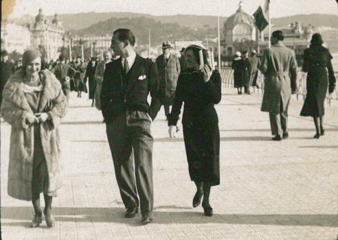 Alphonse,avec sa mère et Marguerite
