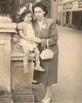 Hélène  - "Old England"