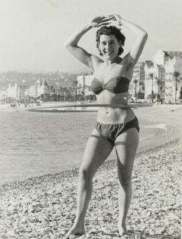 Ophélia fait du Hula-Hoop