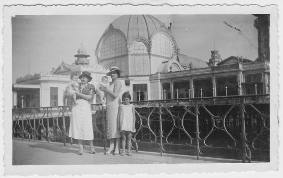 Antoinette et Marguerite avec Paulette,Lolita et Roger