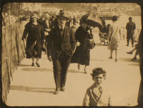 Devant la Jetée-Promenade
