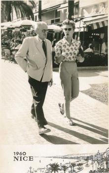 Jacqueline et mon grand père Jean Moulin en direction du Palais de la Méditerranée