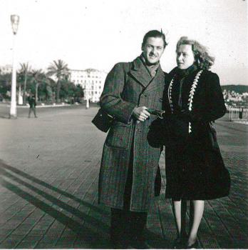 Jacques et Rose en face du Ruhl