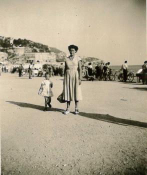 Annie Trouillet avec Michèle sur la Promenade