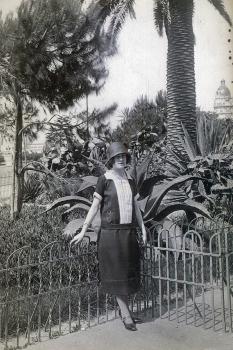 Ma mère dans le Jardin Albert 1er