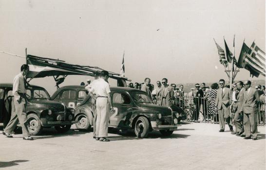 Le parc fermé du Rallye des Alpes