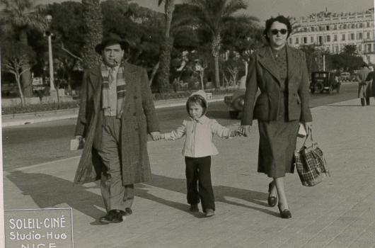 Michèle en balade avec ses parents, Maurice et Lucie