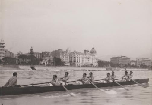 L'équipe d'aviron du Club nautique en 1938