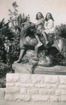 Marguerite Kutner avec Jeanne Succo