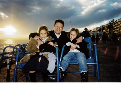 Nicole photographie son mari Olivier et ses filles Marion et Audrey passage 2000