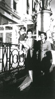 Famille March devant le Negresco