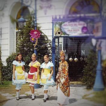 Serveuse à "la Rotonde" du  Nesgresco 1970