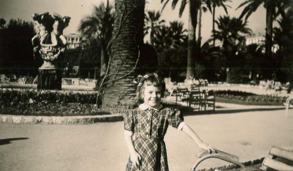 Christine dans le jardin