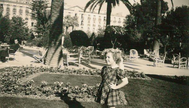 Christine toujours dans le jardin