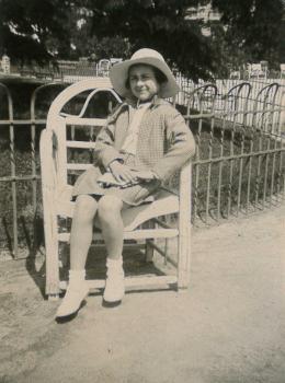 Ma maman dans le jardin Albert 1er