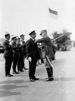 Remise de la médaille de la Légion d'honneur à Emile Maria