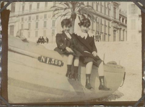 Gabrielle et Juliette Ravet, plage de l'opéra