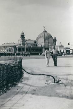 Alfred, devant la Jetée Promenade